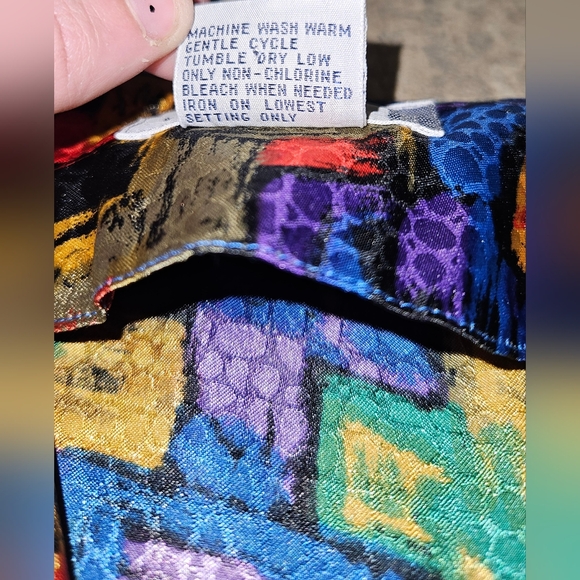 Diversity Petite 100% Polyester Button-down Blouse. Sz 4P. Bold Colors/pattern - Picture 4 of 10